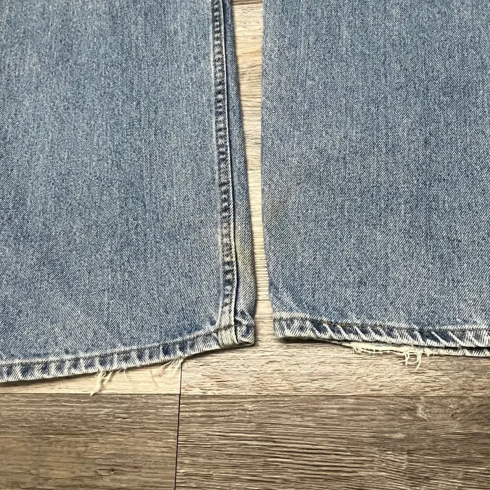 Vintage Y2K 2000s Levis 550 Faded Blue Men 36x30 Relaxed Fit Denim Jeans Red Tab